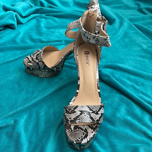 Snakeskin Heels - Picture 1 of 10